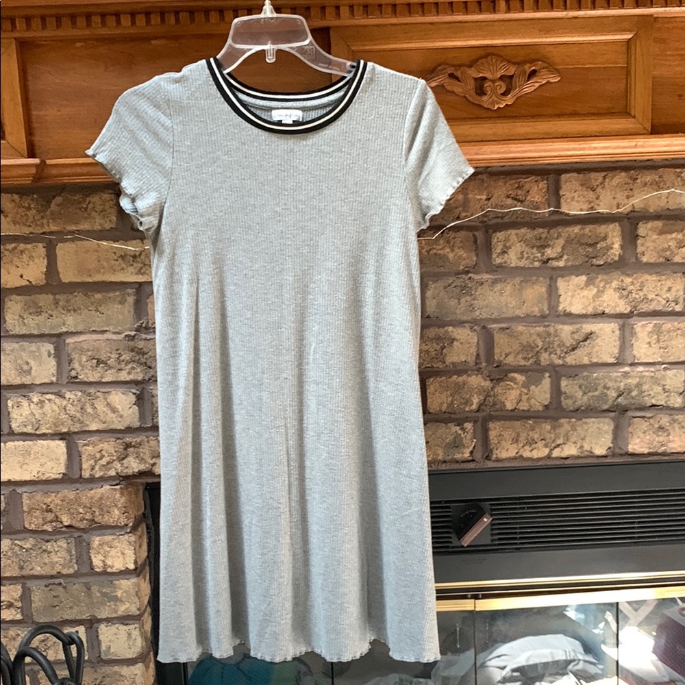 Casual Rib Knit Gray Short Sleeve Dress with Contrast Trim